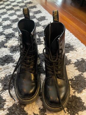 1460 Dr. Martens Black Smooth US sz 7, UK sz 5